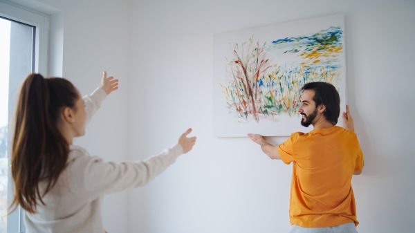 Cost of Artwork Hanging in Delaware