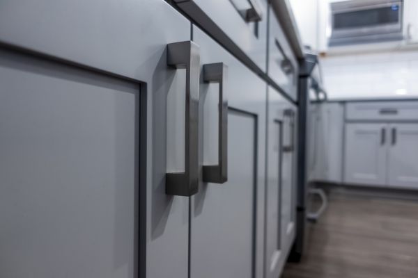 Cost of Hardware Mounting in Delaware
