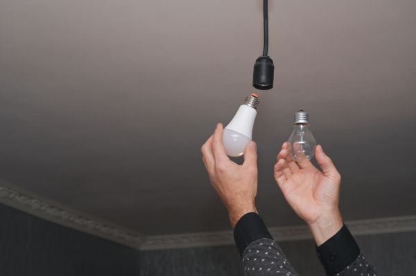 Cost of Light Bulbs Replacement in Delaware