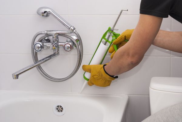 Cost of Bathtub Caulking in Delaware