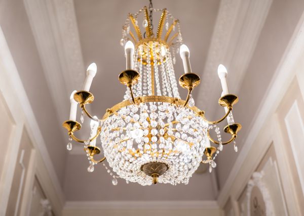 Cost of Chandelier Bulb Replacement in Delaware