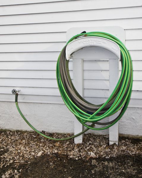 Cost of Hose Holder Installation in Delaware