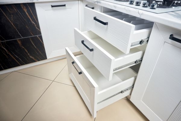 Cost of Drawer Pull Installation in Delaware