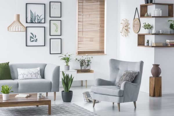 Cost of Wall Decor Hanging in Delaware