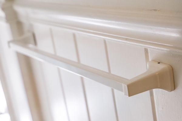 Cost of Towel Bar Installation in Delaware